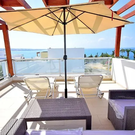 Ana Villa Coral Bay