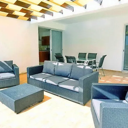 Villa Ana